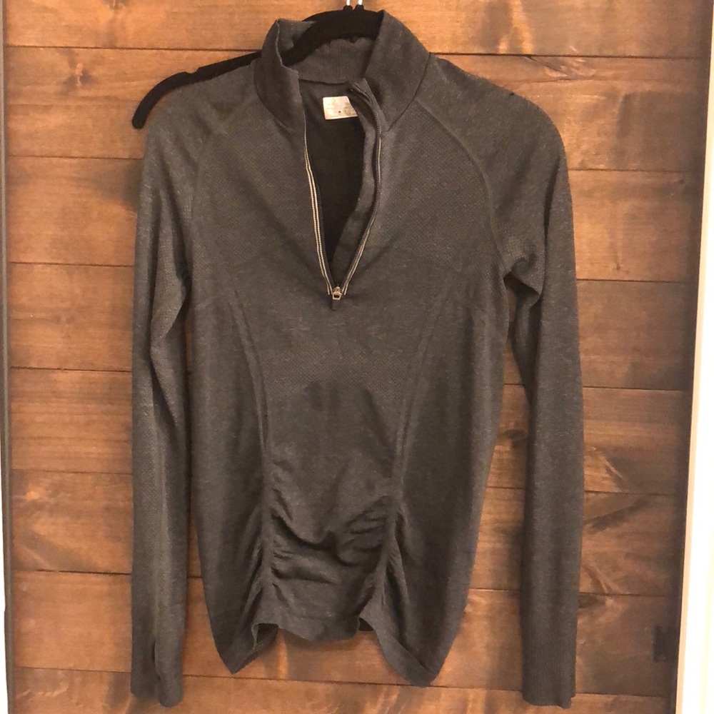 Athleta Half ZIP speedlight Top in dark gray